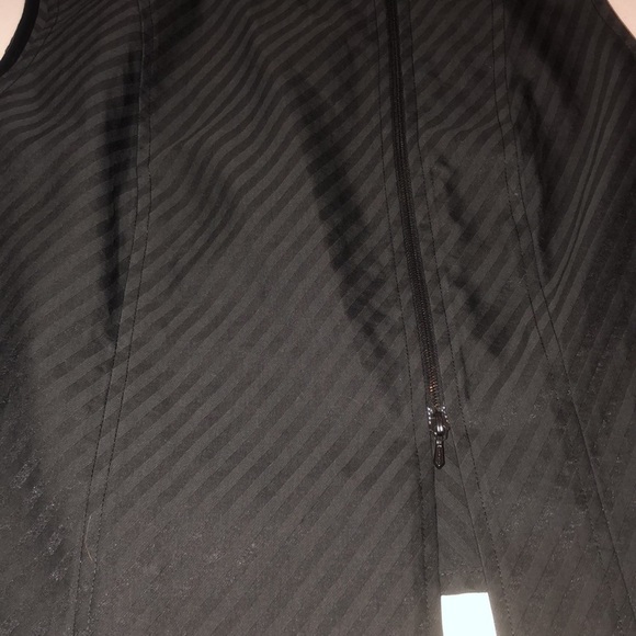 Bon Leal large Black lightweight asymmetrical vest two way zipper like new - Picture 7 of 14
